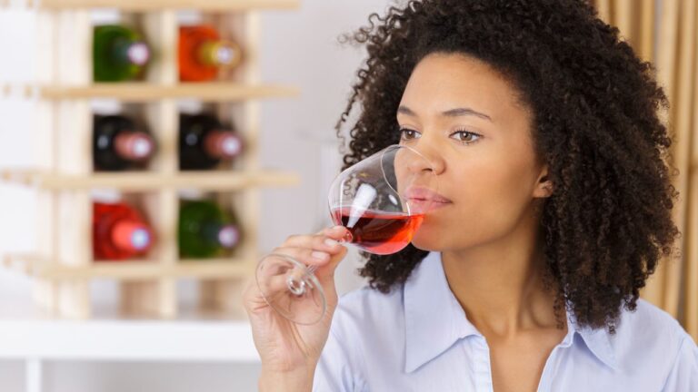 Kurs i vinkunskap: Vinmatchning, vinregionskunskap och vinodling