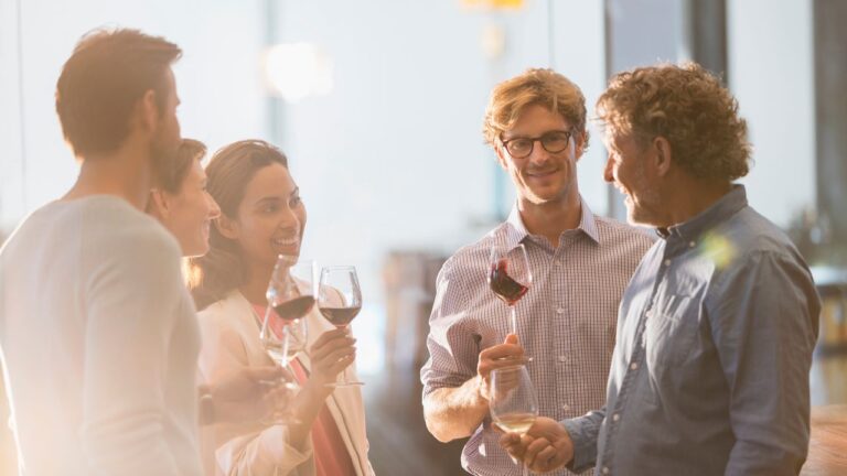 "Vin- och spritutbildning: Vägen till expertis inom dryckesförsäljning"